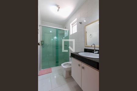 Casa à venda com 513m², 5 quartos e 6 vagas Casa à venda com 513m², 5 quartos e 6 vagasBanheiro Social 2