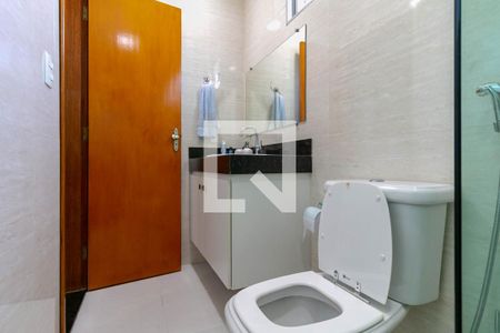 Casa à venda com 513m², 5 quartos e 6 vagas Casa à venda com 513m², 5 quartos e 6 vagasBanheiro Social