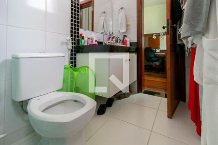 Casa à venda com 513m², 5 quartos e 6 vagas Casa à venda com 513m², 5 quartos e 6 vagasBanheiro da Suíte 1