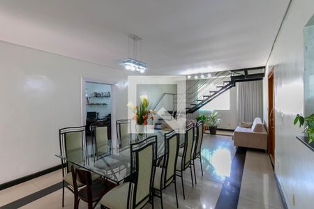 Sala de casa à venda com 5 quartos, 513m² em Camargos, Belo Horizonte