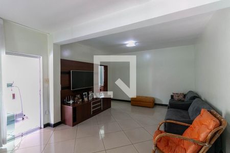 Casa à venda com 513m², 5 quartos e 6 vagas Casa à venda com 513m², 5 quartos e 6 vagasSala 2
