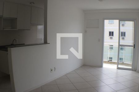 sala de apartamento para alugar com 2 quartos, 65m² em Taquara, Rio de Janeiro