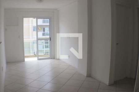 sala de apartamento para alugar com 2 quartos, 65m² em Taquara, Rio de Janeiro