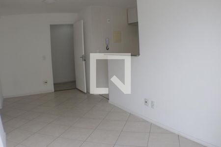 sala de apartamento para alugar com 2 quartos, 65m² em Taquara, Rio de Janeiro