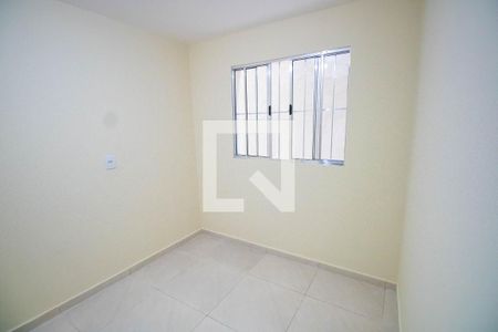 Quarto 1 de casa para alugar com 2 quartos, 60m² em Vila Zat, São Paulo