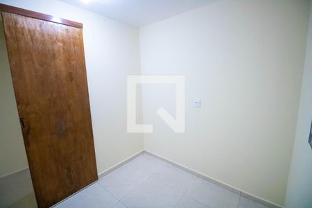 Quarto 1 de casa para alugar com 2 quartos, 60m² em Vila Zat, São Paulo