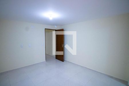 Sala de casa para alugar com 2 quartos, 60m² em Vila Zat, São Paulo