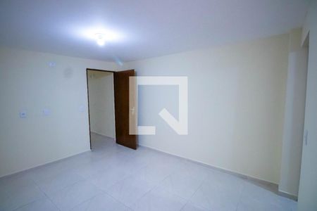 Sala de casa para alugar com 2 quartos, 60m² em Vila Zat, São Paulo