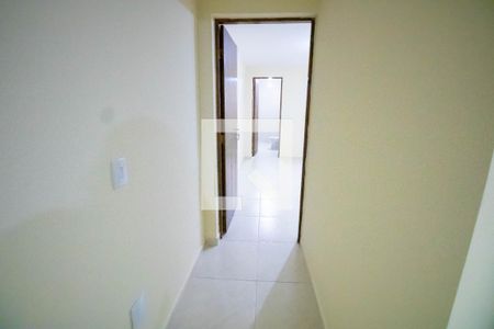 Corredor de casa para alugar com 2 quartos, 60m² em Vila Zat, São Paulo