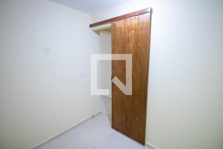 Quarto 1 de casa para alugar com 2 quartos, 60m² em Vila Zat, São Paulo