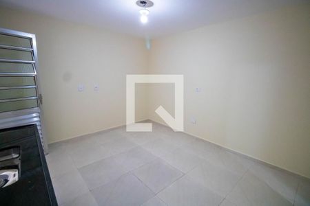 Cozinha de casa para alugar com 2 quartos, 60m² em Vila Zat, São Paulo