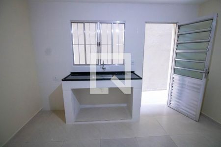 Cozinha de casa para alugar com 2 quartos, 60m² em Vila Zat, São Paulo