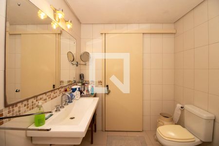 Apartamento à venda com 220m², 3 quartos e sem vagaBanheiro da Suíte