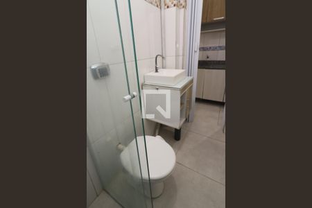 Banheiro de kitnet/studio à venda com 1 quarto, 25m² em Centro Histórico, Porto Alegre