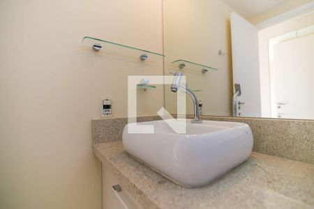 Apartamento à venda com 70m², 3 quartos e 2 vagasBanheiro da Suíte