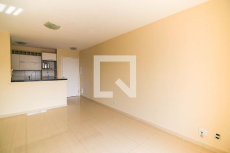 Sala de apartamento para alugar com 3 quartos, 70m² em Vila Suzana, São Paulo