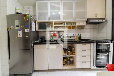 Apartamento à venda com 93m², 3 quartos e 2 vagas Apartamento à venda com 93m², 3 quartos e 2 vagasCozinha
