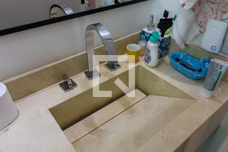 Apartamento à venda com 93m², 3 quartos e 2 vagas Apartamento à venda com 93m², 3 quartos e 2 vagasBanheiro Corredor