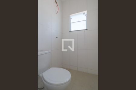 Banheiro de kitnet/studio para alugar com 1 quarto, 27m² em Vila Canero, São Paulo
