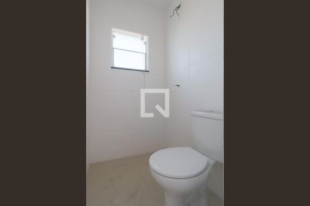 Banheiro de kitnet/studio para alugar com 1 quarto, 27m² em Vila Canero, São Paulo