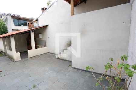 Casa à venda com 179m², 3 quartos e 2 vagasQuintal