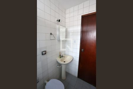 Casa à venda com 179m², 3 quartos e 2 vagasBanheiro Social