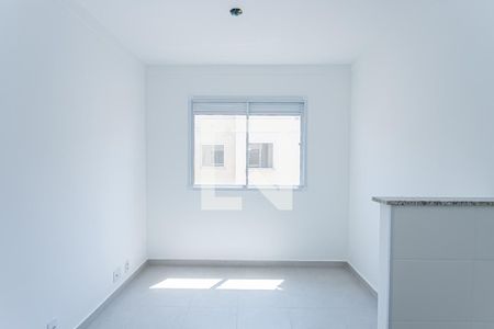 Sala, cozinha e área de serviço de apartamento à venda com 2 quartos, 33m² em Piqueri, São Paulo
