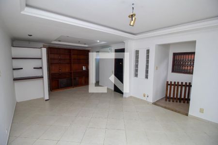 Sala de casa para alugar com 2 quartos, 200m² em Santa Teresa, Rio de Janeiro