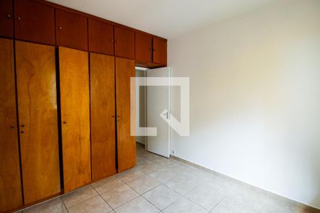 Quarto 2 de casa para alugar com 3 quartos, 112m² em Jardim Santa Terezinha, Taboão da Serra