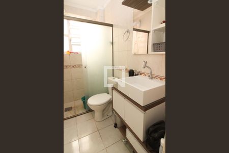 Banheiro de apartamento à venda com 1 quarto, 43m² em Glória, Porto Alegre