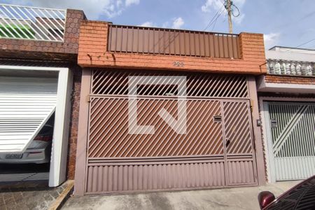 Casa à venda com 125m², 3 quartos e 2 vagas Casa à venda com 125m², 3 quartos e 2 vagasFachada