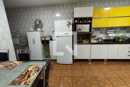 Casa à venda com 125m², 3 quartos e 2 vagas Casa à venda com 125m², 3 quartos e 2 vagasCozinha