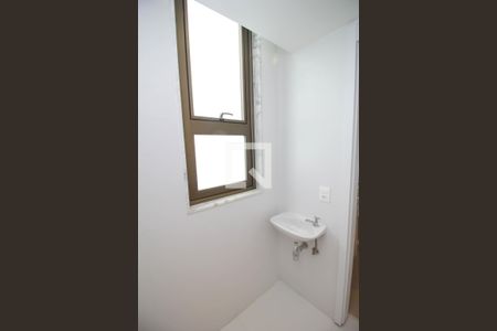 Apartamento à venda com 159m², 3 quartos e 2 vagas Apartamento à venda com 159m², 3 quartos e 2 vagasBanheiro de Serviço