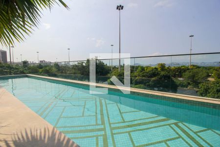 Apartamento à venda com 159m², 3 quartos e 2 vagas Apartamento à venda com 159m², 3 quartos e 2 vagasÁrea comum - Piscina