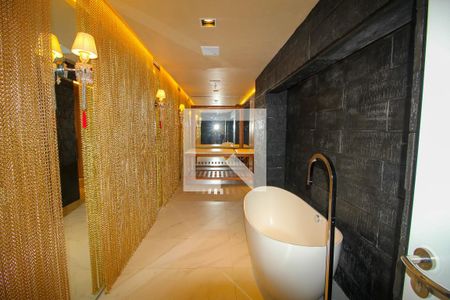 Apartamento à venda com 159m², 3 quartos e 2 vagas Apartamento à venda com 159m², 3 quartos e 2 vagasÁrea comum - Massagem