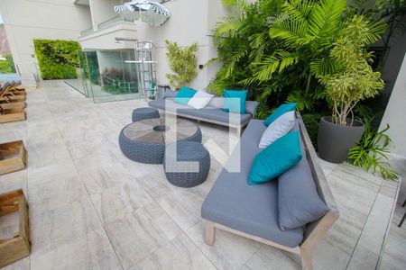 Apartamento à venda com 159m², 3 quartos e 2 vagas Apartamento à venda com 159m², 3 quartos e 2 vagasÁrea comum - Piscina