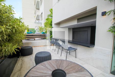 Apartamento à venda com 159m², 3 quartos e 2 vagas Apartamento à venda com 159m², 3 quartos e 2 vagasBar da Piscina