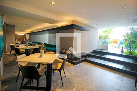 Apartamento à venda com 159m², 3 quartos e 2 vagas Apartamento à venda com 159m², 3 quartos e 2 vagasBar da Piscina