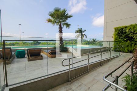 Apartamento à venda com 159m², 3 quartos e 2 vagas Apartamento à venda com 159m², 3 quartos e 2 vagasÁrea comum - Piscina