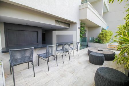 Apartamento à venda com 159m², 3 quartos e 2 vagas Apartamento à venda com 159m², 3 quartos e 2 vagasBar da Piscina