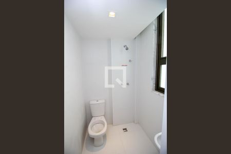 Apartamento à venda com 159m², 3 quartos e 2 vagas Apartamento à venda com 159m², 3 quartos e 2 vagasBanheiro de Serviço