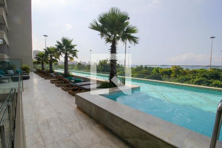 Apartamento à venda com 159m², 3 quartos e 2 vagas Apartamento à venda com 159m², 3 quartos e 2 vagasÁrea comum - Piscina