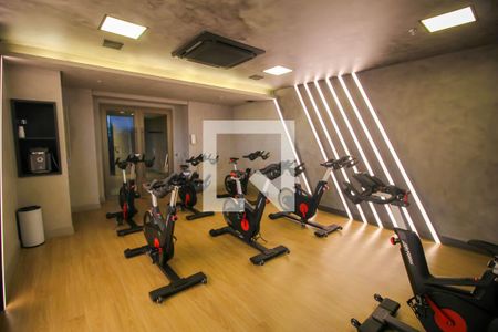 Apartamento à venda com 159m², 3 quartos e 2 vagas Apartamento à venda com 159m², 3 quartos e 2 vagasÁrea comum - Spinning