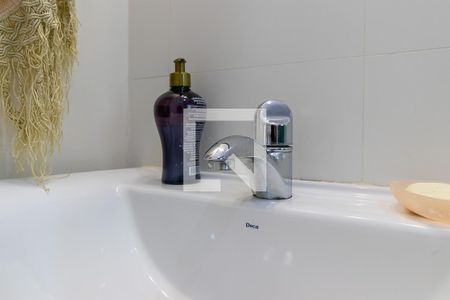 Casa à venda com 490m², 4 quartos e 7 vagas Casa à venda com 490m², 4 quartos e 7 vagasBanheiro externo