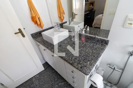 Casa à venda com 490m², 4 quartos e 7 vagas Casa à venda com 490m², 4 quartos e 7 vagasBanheiro da suíte 2