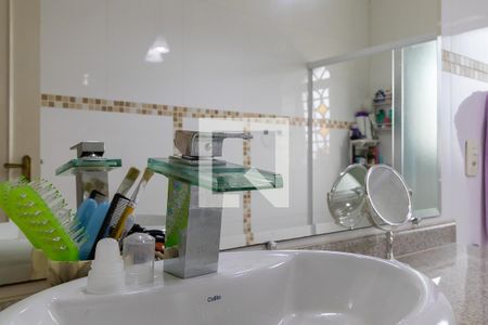 Casa à venda com 490m², 4 quartos e 7 vagas Casa à venda com 490m², 4 quartos e 7 vagasBanheiro social