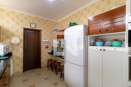 Casa à venda com 490m², 4 quartos e 7 vagas Casa à venda com 490m², 4 quartos e 7 vagasCozinha