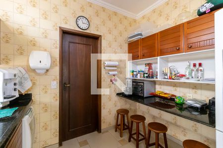 Casa à venda com 490m², 4 quartos e 7 vagas Casa à venda com 490m², 4 quartos e 7 vagasCozinha