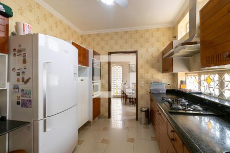 Casa à venda com 490m², 4 quartos e 7 vagas Casa à venda com 490m², 4 quartos e 7 vagasCozinha