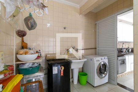 Casa à venda com 490m², 4 quartos e 7 vagas Casa à venda com 490m², 4 quartos e 7 vagasÁrea de serviço